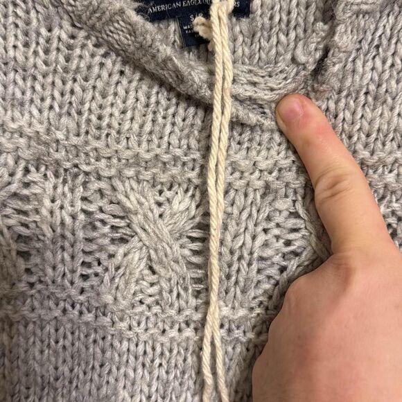 American Eagle Cable Knit Oversized Small Sweater - Picture 3 of 4